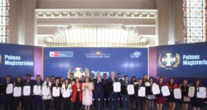 Maestros recibieron Palmas Magisteriales 2024 en Palacio de Gobierno