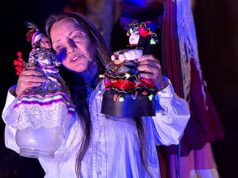 Flor Castillo estrena unipersonal «Wañuy Nisqa: Muerte de ovarios / Muerte de origen / Muerte de vientre»