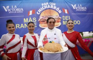 Fiesta en Gamarra: Danzas, música y… ¡10 mil panes con Chicharrín gratis!
