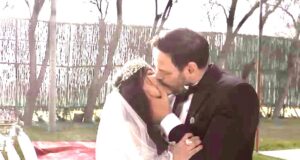 Zully Pinchi se da un beso con Mark Vito