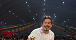 Erick Elera recibe un homenaje inolvidable en la Feria Fusión y se quiebra al recordar a sus padres y escuchar a su hijo