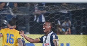Alianza Lima goleó a Comerciantes Unidos 4-0 y sigue en la lucha por el Clausura