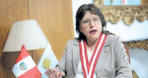Desquiciada suspendida Fiscal Delía Espinoza intenta con amparo que el Poder Judicial la restablezca como Fiscal de la Nación