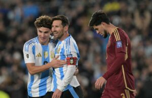 Argentina goleó a Venezuela 3-0 con dos goles de Messi y uno de Martínez