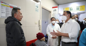 Ministro Jorge Figueroa realiza visita inopinada al Hospital Santa Rosa y constata atención a pacientes