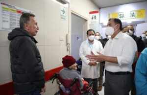 Ministro Jorge Figueroa realiza visita inopinada al Hospital Santa Rosa y constata atención a pacientes