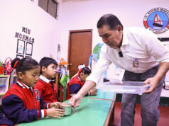 Ministro de Educación supervisa entrega de desayunos escolares a niños de educación inicial en colegio del Callao