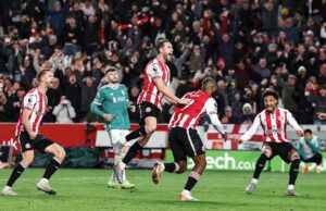 Liverpool en caída libre en la Premier League al perder su cuarto partido ante Brenford 3-2