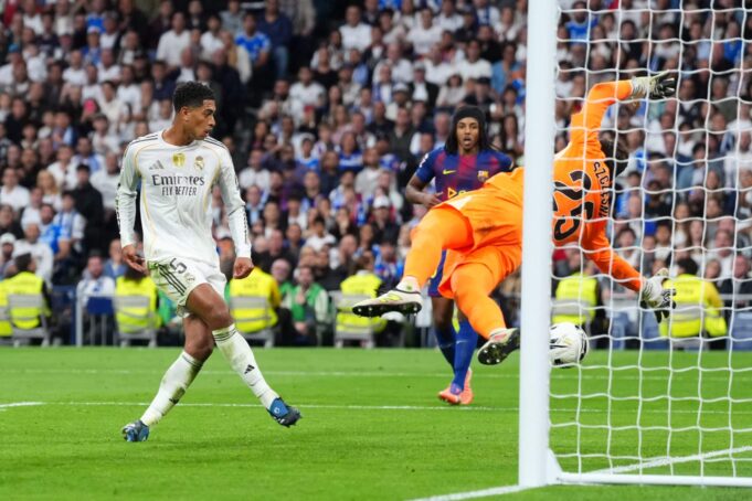 Real Madrid le ganó al Barcelona 2-1 en el clásico del fútbol español y se afianzó de líder
