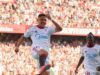 Sevilla goleó al Barcelona 4-1 y lo bajó del liderato de la Liga de España que ahora és del Real Madrid