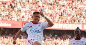 Sevilla goleó al Barcelona 4-1 y lo bajó del liderato de la Liga de España que ahora és del Real Madrid