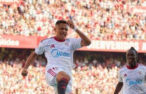 Sevilla goleó al Barcelona 4-1 y lo bajó del liderato de la Liga de España que ahora és del Real Madrid