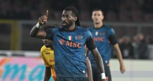 Napoli venció al Lecce 1-0 como visitante y es líder en solitario del Calcio Italiano