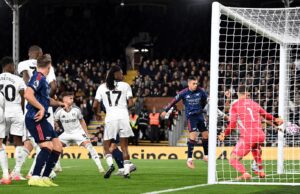 Arsenal firme en la punta de la Premier League tras triunfo sobre Fulham 1-0