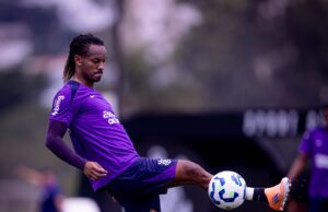 André Carrillo listo para reaparecer en Corinthians tras recuperarse de su lesión de ligamentos