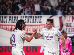 Universitario goleó a Juan Pablo II por 3-0 y avanza firme a lograr el Tricampeonato