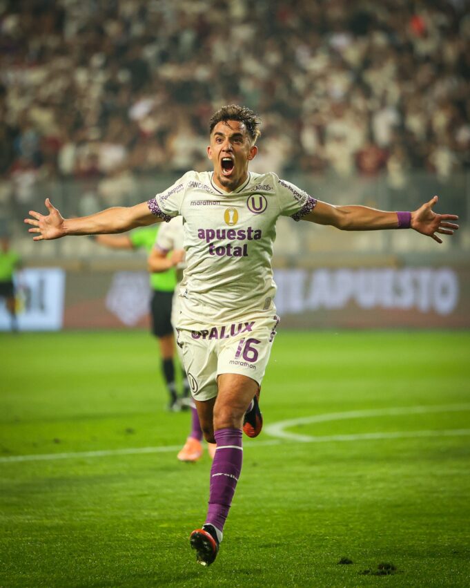 Universitario venció en los descuentos a Ayacucho F.C. 2-1 y está cada vez más cerca del «Tri»