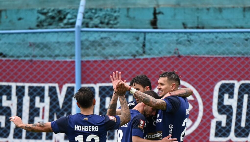 Cienciano del Cusco derrotó a UTC 2-0 en Cajabamba y lo comprometió en el tema de la baja