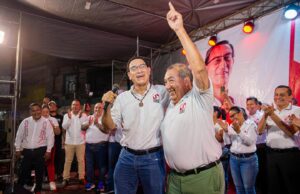 Vizcarra desafía la ley: con tres inhabilitaciones vigentes, busca volver al poder en fórmula familiar