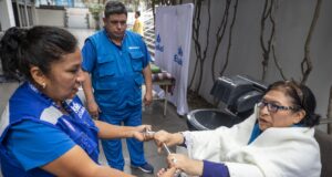 EsSalud: ¿Cómo prevenir y actuar ante caídas, golpes y fracturas en adultos mayores?