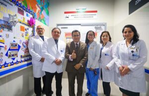 Ministro César Vásquez destacó que el Gobierno está invirtiendo en tratamiento y en equipamiento contra el cáncer