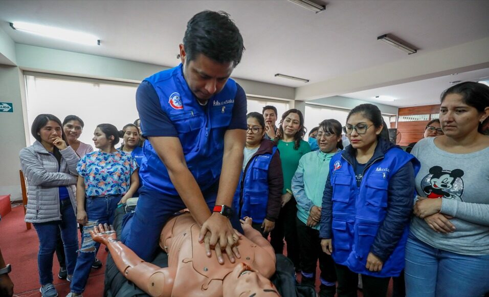 EsSalud: Escuela de Emergencia capacitó a más de 13 500 profesionales de la salud en lo que va del año