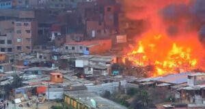 Minedu envía equipo técnico a zona de incendio en Pamplona Alta. Verifican situación de 3 centros educativos