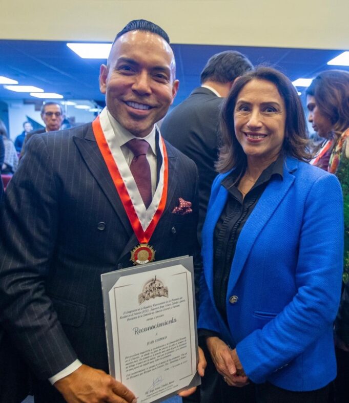 Congreso de la República reconoce trabajo de peruanos destacados en el exterior