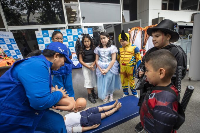 ¡Cuidado en Halloween! EsSalud te enseña qué hacer ante atragantamientos, caídas e intoxicación infantil