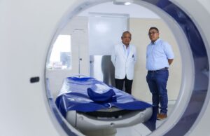 Ministro Cuno visita el Hospital Hipólito Unanue para fortalecer la acción intersectorial del Gobierno