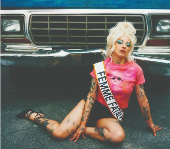 Mon Laferte explora el misterio y el poder de la mujer en su noveno álbum Femme Fatale