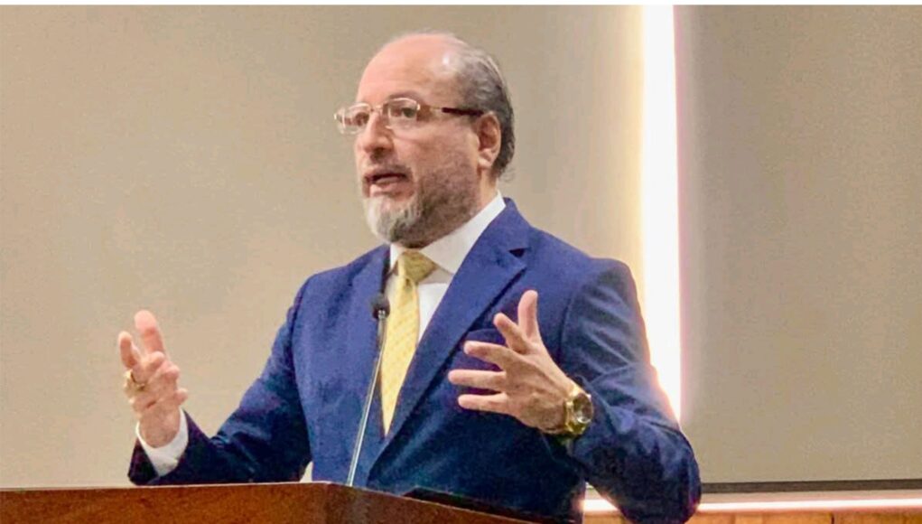 Gabinete de especialistas y sin “amiguismos”