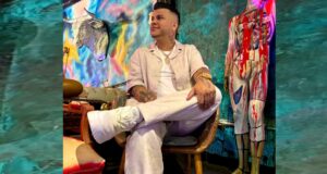 Jeinson Manuel estrena “Versiones”, su nuevo álbum salsero inspirado en grandes clásicos