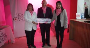 La Liga Contra El Cáncer se ilumina de rosa