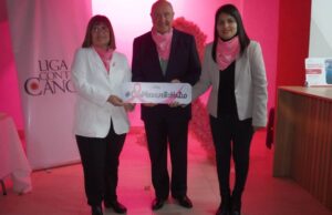 La Liga Contra El Cáncer se ilumina de rosa