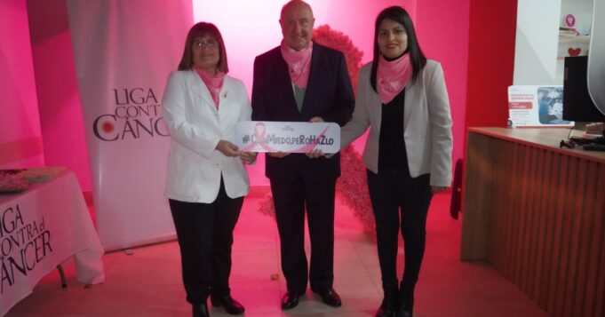 La Liga Contra El Cáncer se ilumina de rosa