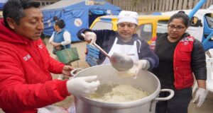 Midis garantiza la atención del servicio alimentario a los damnificados del incendio en San Juan de Miraflores