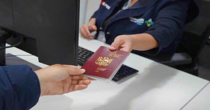 Migraciones cuenta con más de 200 000 citas de pasaporte disponibles para lo que queda de 2025