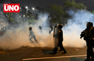 Abren investigación contra policías que dispararon perdigones a manifestantes el 15 de octubre