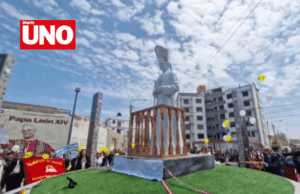 Pimentel inaugura la primera estatua del papa León XIV en Perú