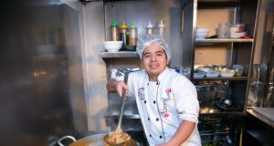 “Cevichatto, el ángel de Pamplona”: el chato de buen corazón que llevó sabor y esperanza a los damnificados