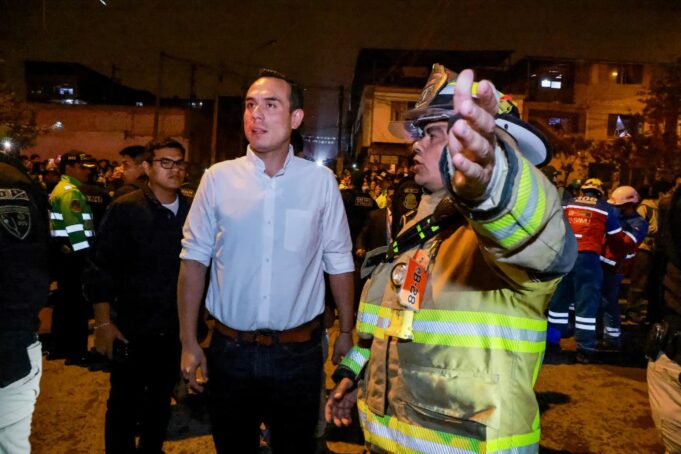 Perfil del presidente que gobierna en mangas de camisa y habla de reconciliar al país