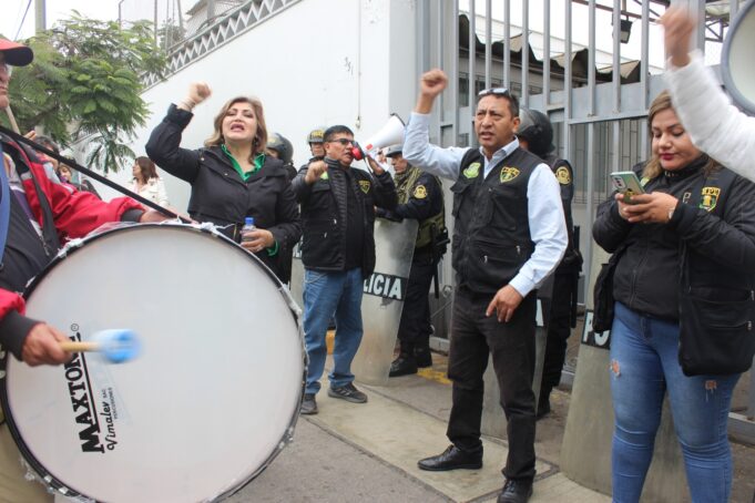 INPE en alerta: servidores penitenciarios anuncian plantones previos a la huelga nacional