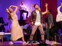 El musical que mezcla nostalgia, humor y los grandes éxitos con canciones de los Hombres G