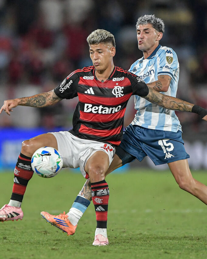 Flamengo ganó con lo mínimo a Racing Club 1-0 en la ida de semifinales de la Copa Libertadores