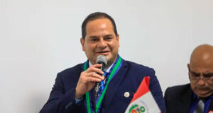 Exalcalde de Chorrillos Fernando Velasco sigue atornillado en el sillón municipal a pesar de anunciada vacancia del JNE