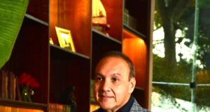 Peruano triunfador en EE.UU. fue homenajeado en el Congreso de la República