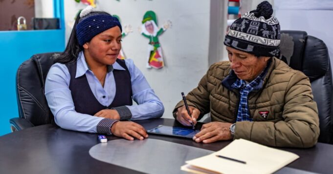 Midis: Pensión 65 y Fundación Dispurse enseñarán a más de 500 adultos mayores a leer y escribir con aplicativo móvil