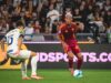 Roma venció a Parma 2-1 y alcanzó en la punta al Napoli en el Calcio Italiano