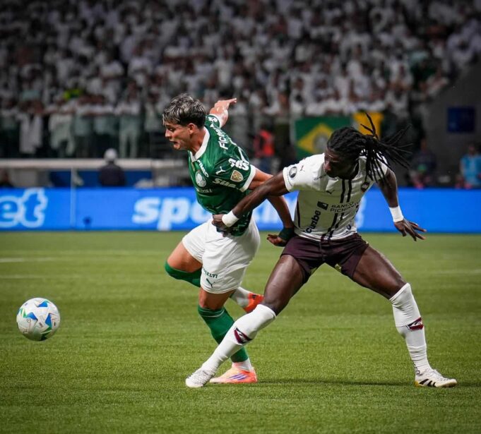 Palmeiras goleó a LDU 4-0 y clasificó a la final de la Copa Libertadores en Lima. Enfrentará a Flamengo